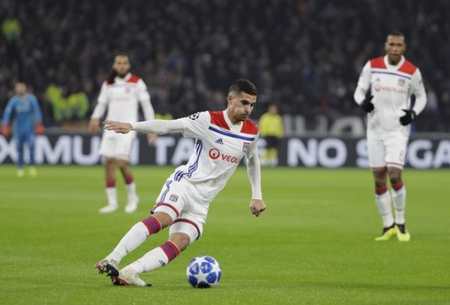 在边路的突 在边路的突